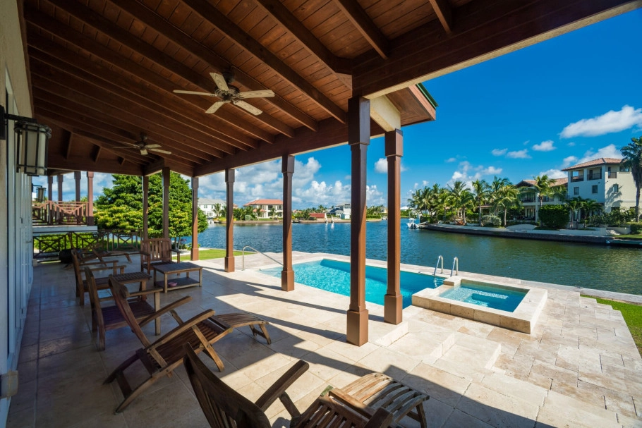 Grand Harbour Home