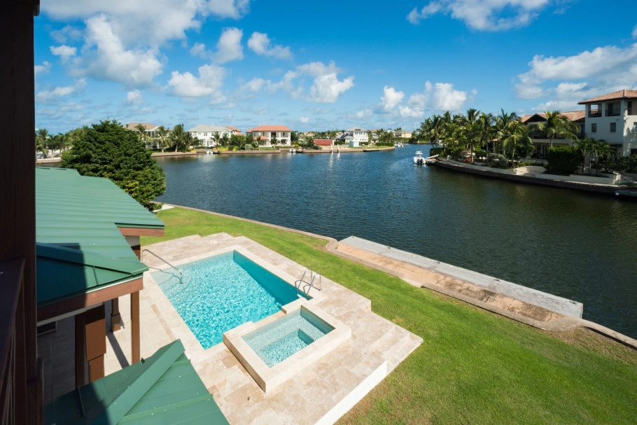 Grand Harbour Home