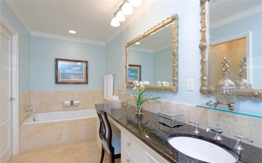 Ritz-carlton Private Residence 207