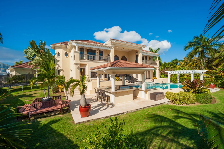 Crystal Harbour Family Home