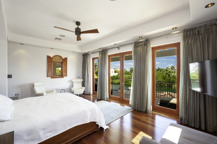 Crystal Harbour Family Home