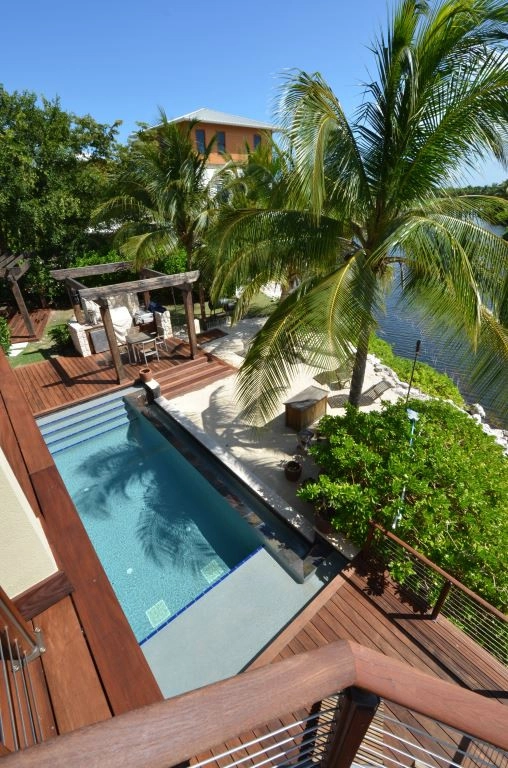 Deckhouse 13 At The Ritz-carlton
