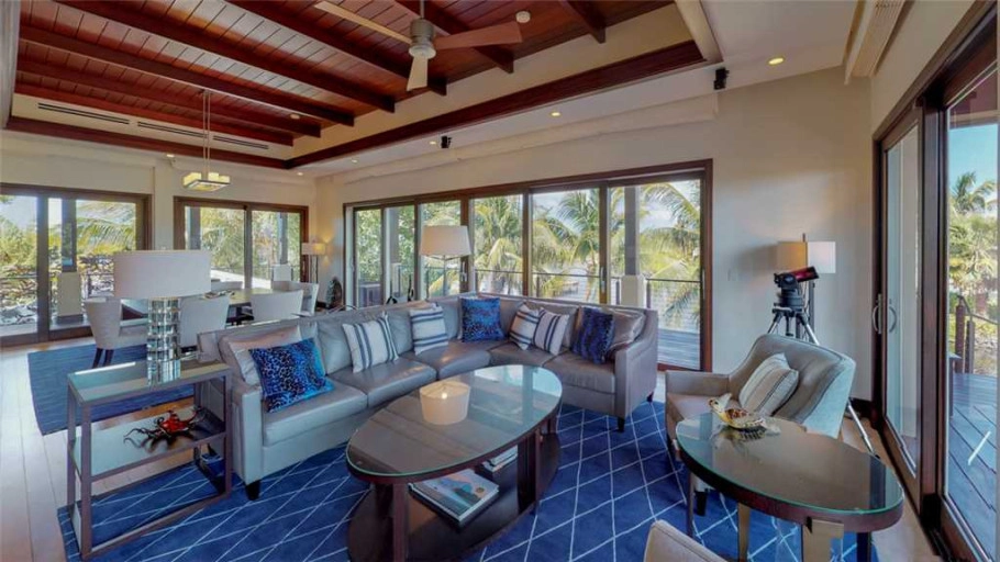 Deckhouse 13 At The Ritz-carlton
