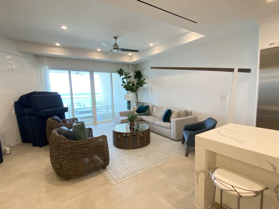 Rum Point Club 304