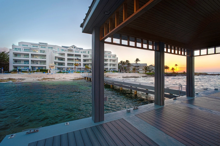 Rum Point Club 304