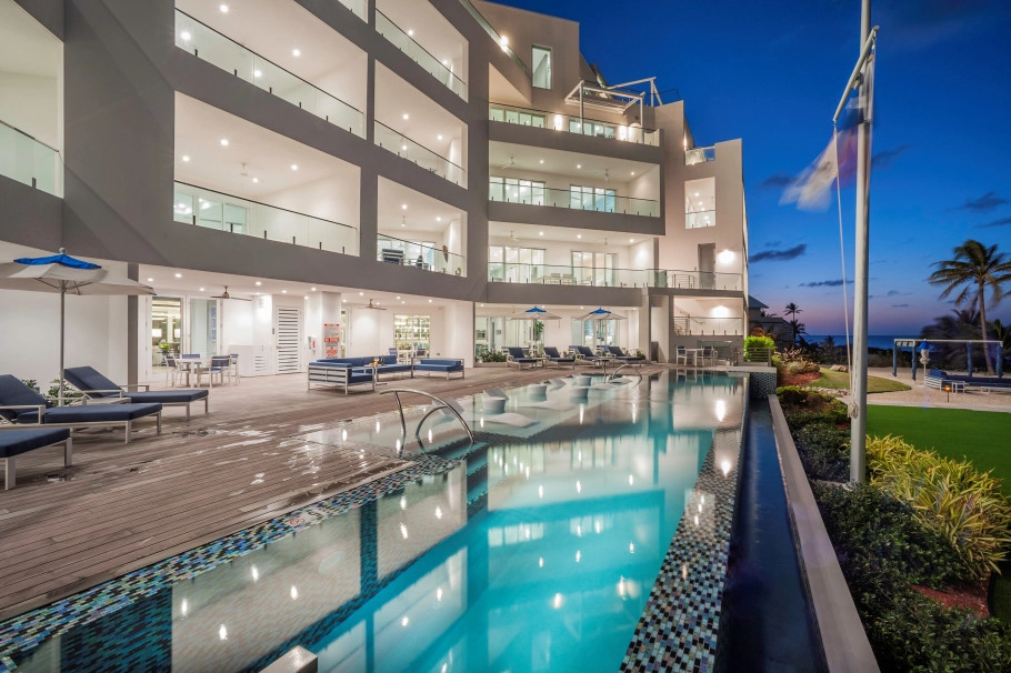 Rum Point Club 304
