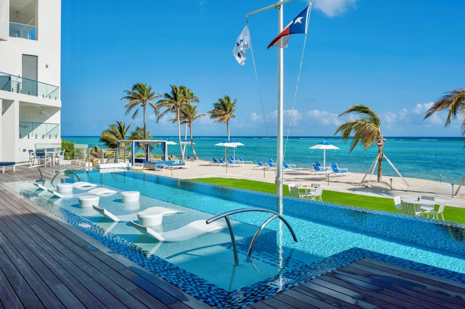 Rum Point Club #308