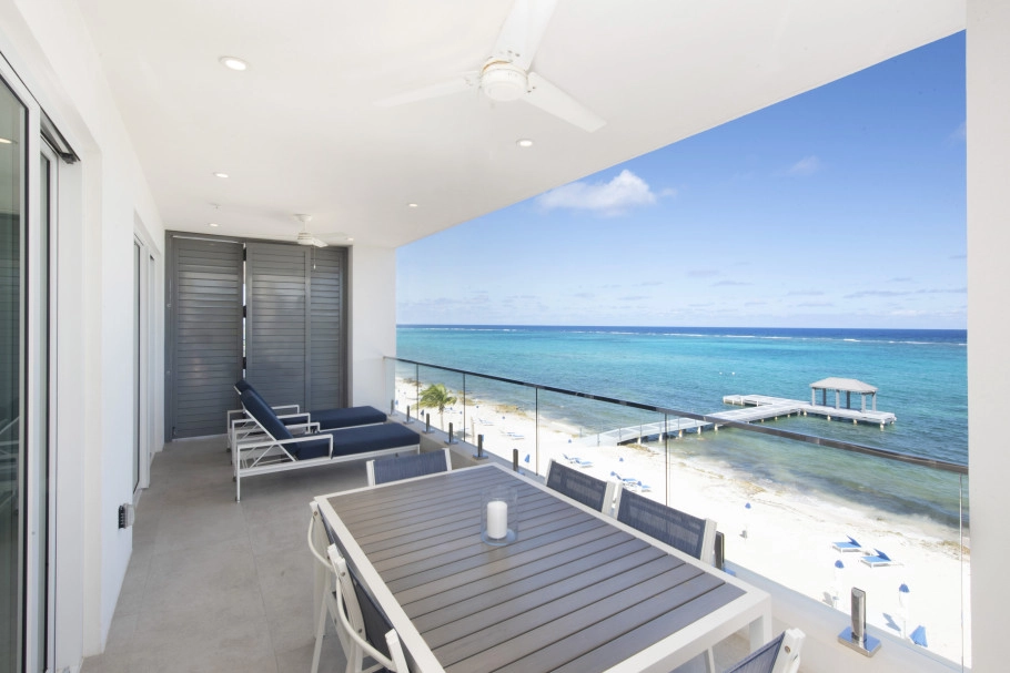 Rum Point Club #308