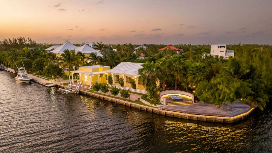 Canal Point Estate