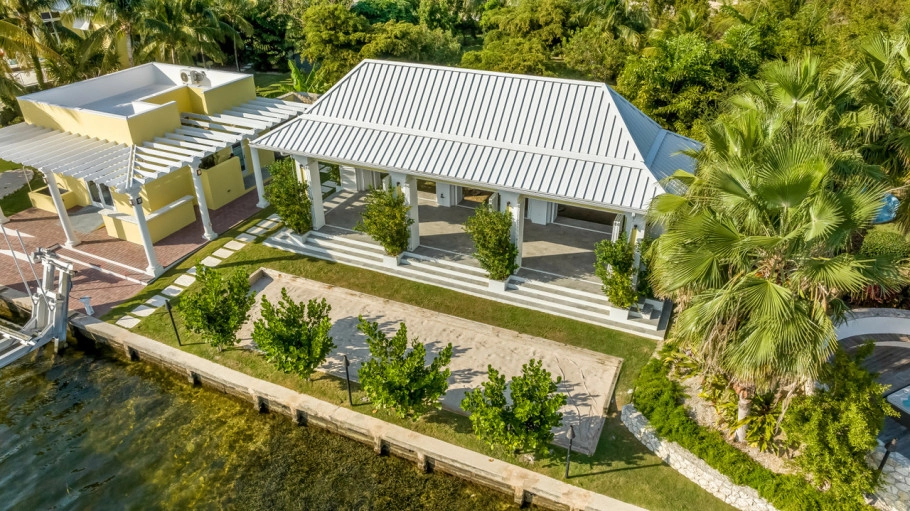 Canal Point Estate