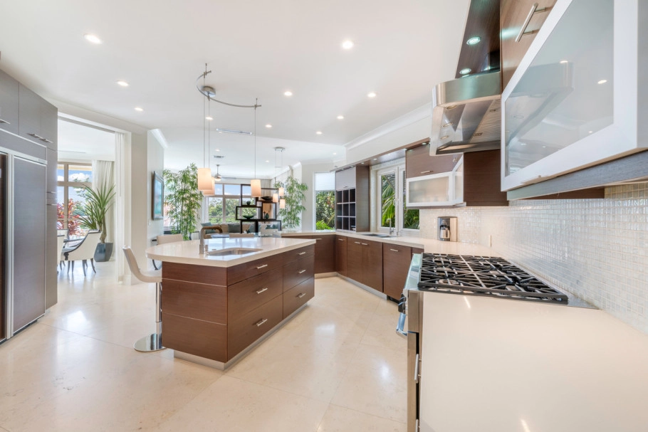 Canal Point Estate