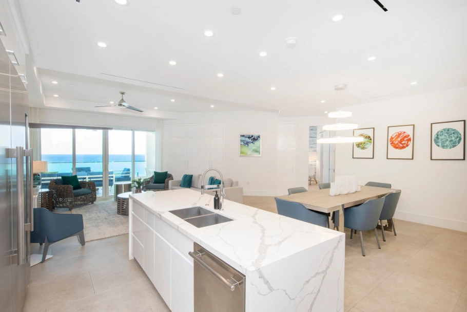 Rum Point Club #405