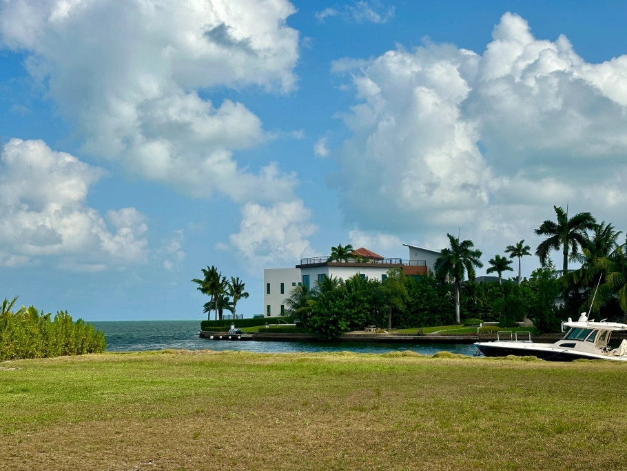 Harbour Reach Canal Front