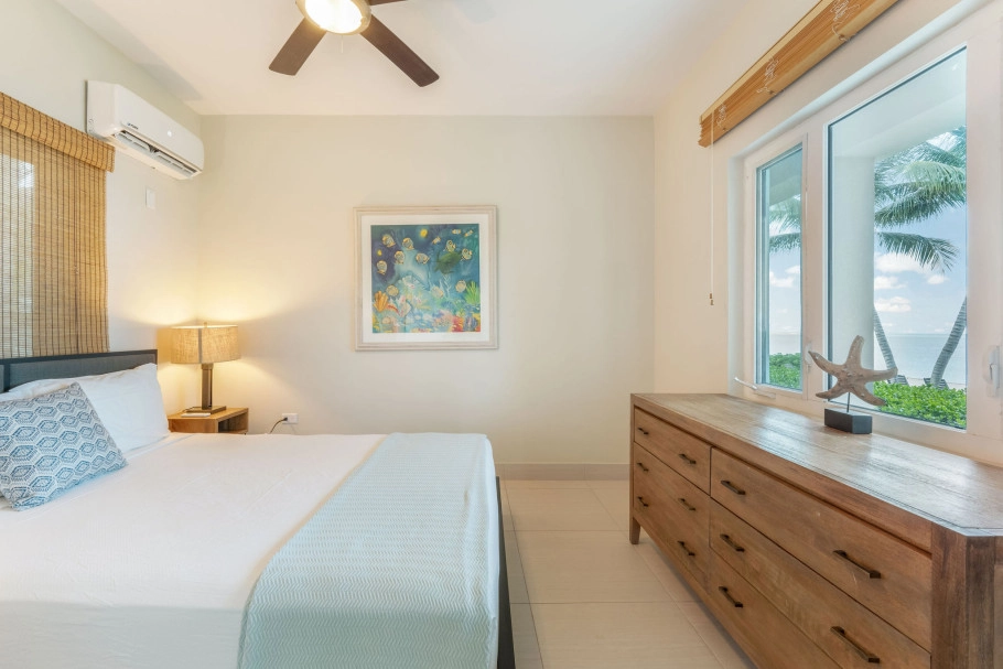 Villa Mora South Sound Beachfront