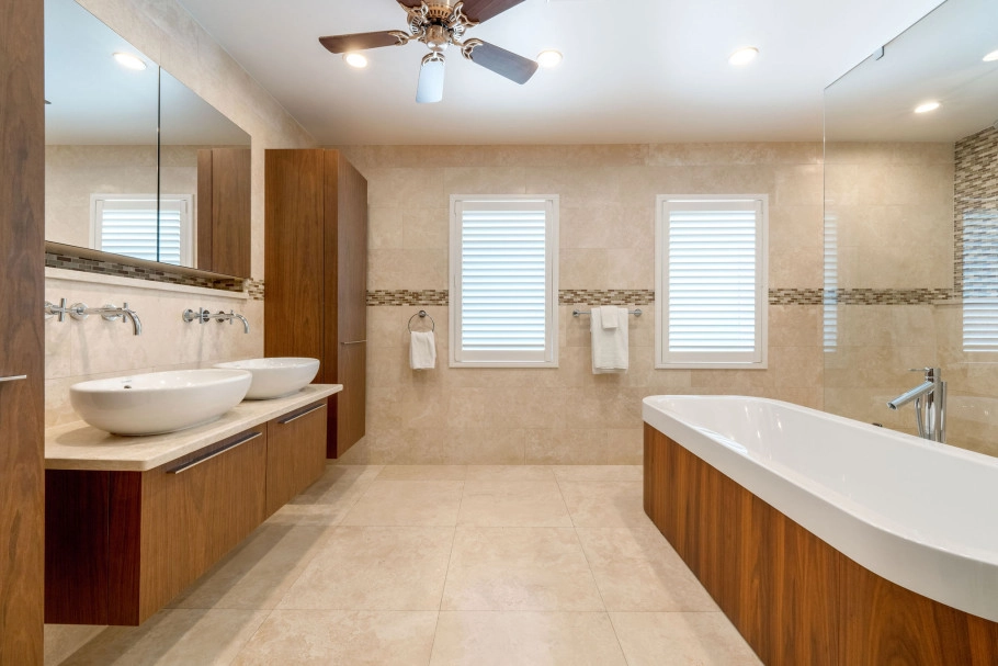 Villa Mora South Sound Beachfront