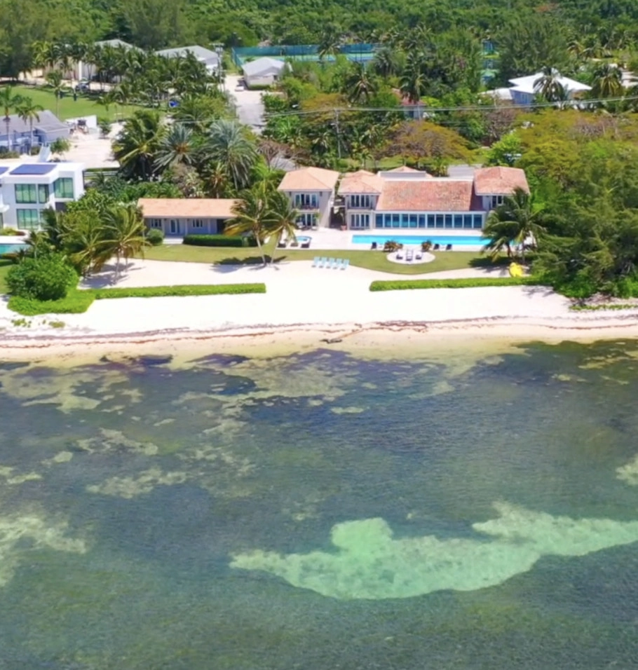 Villa Mora South Sound Beachfront