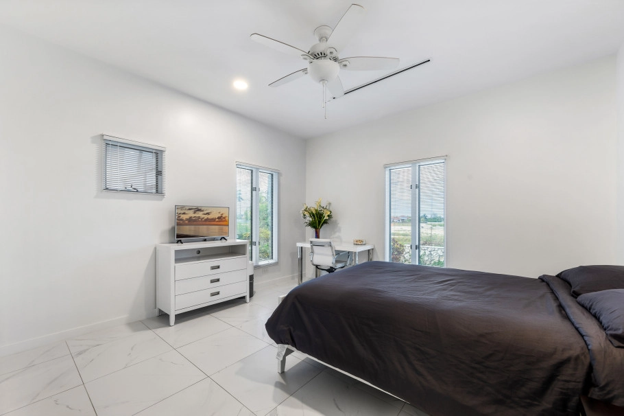 Fully Remodeled 3br Family Home In North Sound Estates