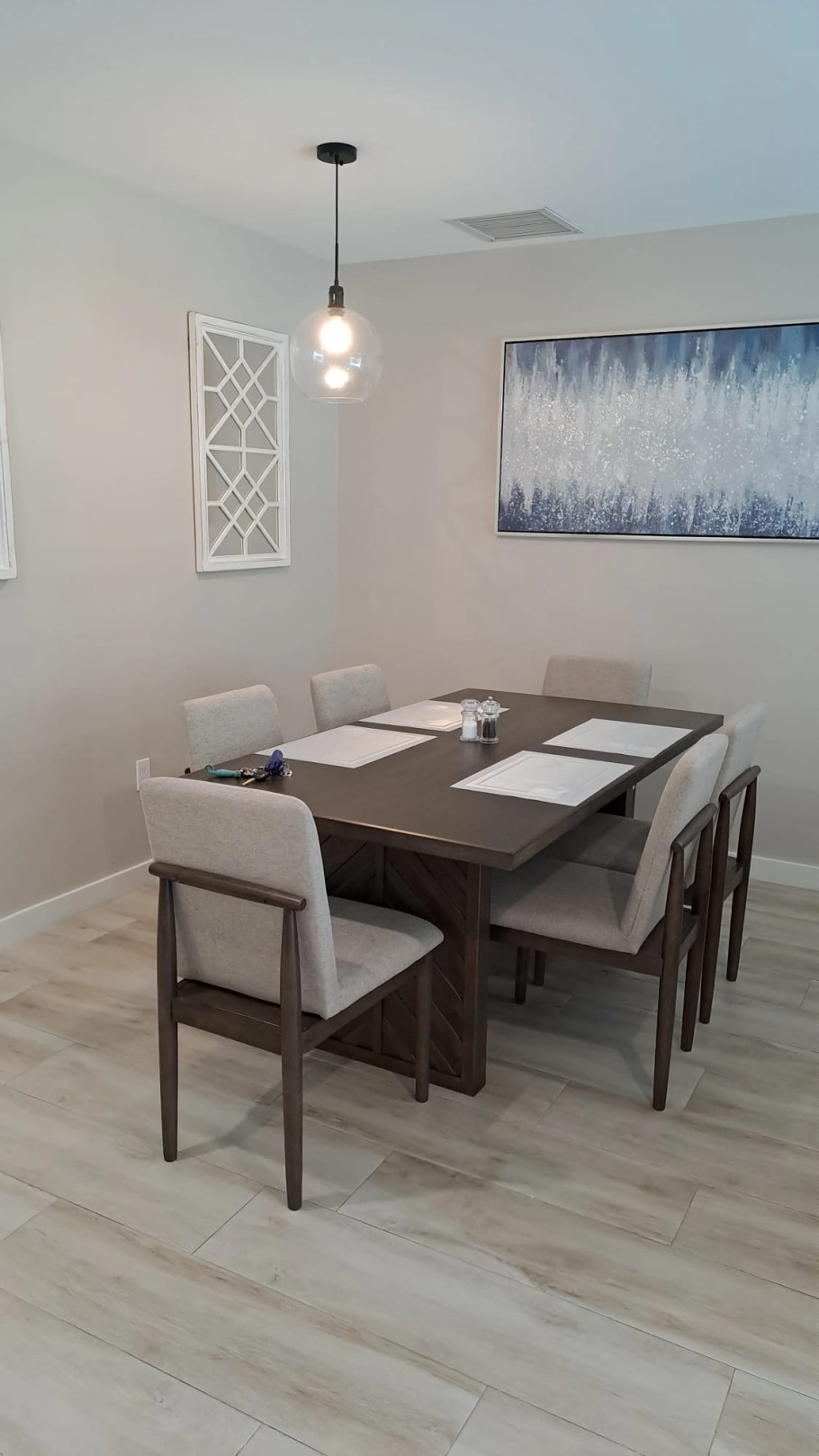 Downtown Reach – Ground Floor End Unit – Newly Furnished