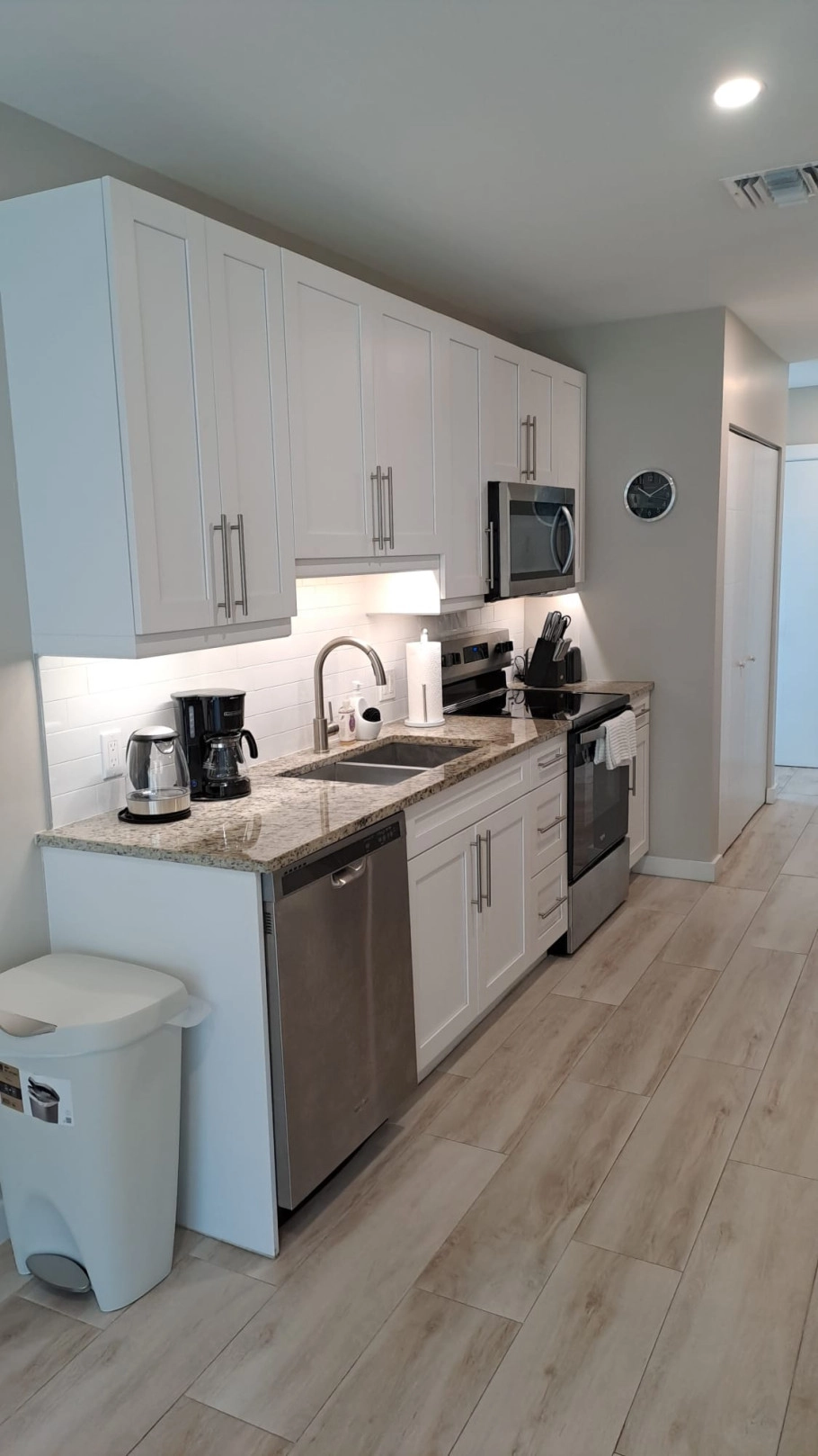 Downtown Reach – Ground Floor End Unit – Newly Furnished