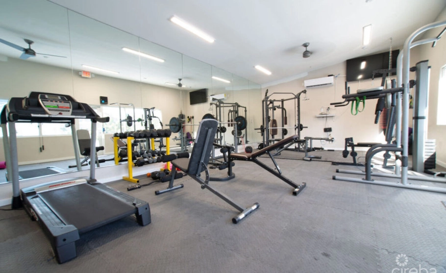 Downtown Reach – Ground Floor End Unit – Newly Furnished