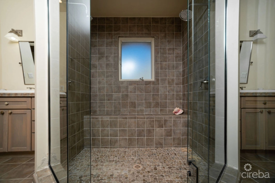 The Sand Bluff Estate | Gun Bay, East End
