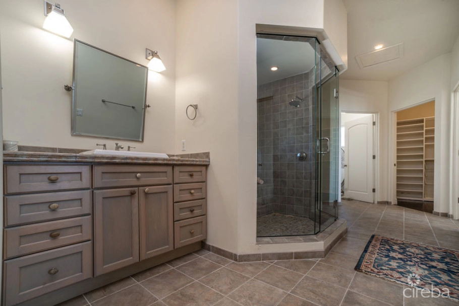 The Sand Bluff Estate | Gun Bay, East End