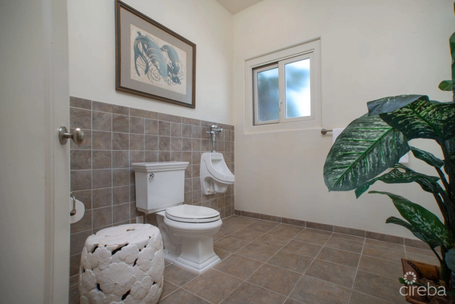The Sand Bluff Estate | Gun Bay, East End