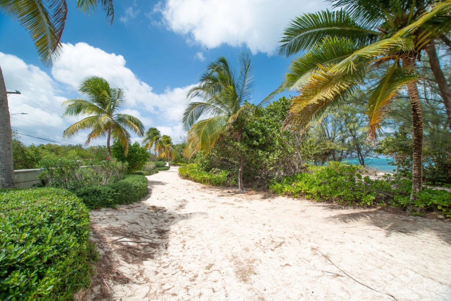The Sand Bluff Estate | Gun Bay, East End