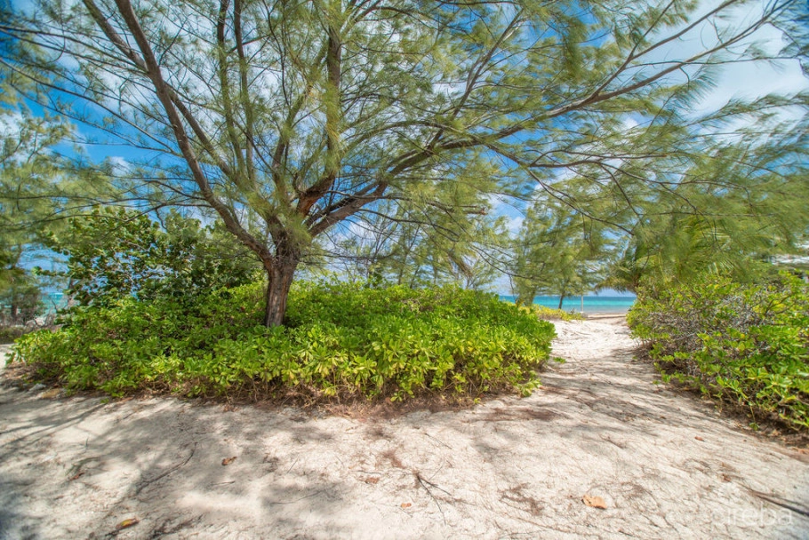 The Sand Bluff Estate | Gun Bay, East End