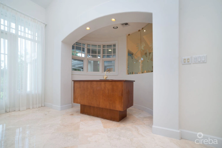 Must See Britannia Kings Court Totally Renovated Townhome.