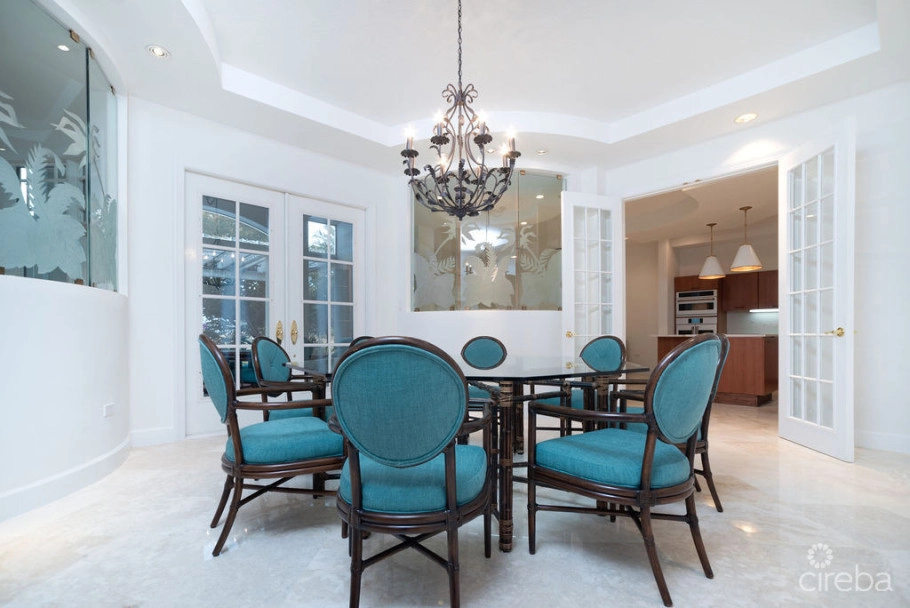Must See Britannia Kings Court Totally Renovated Townhome.