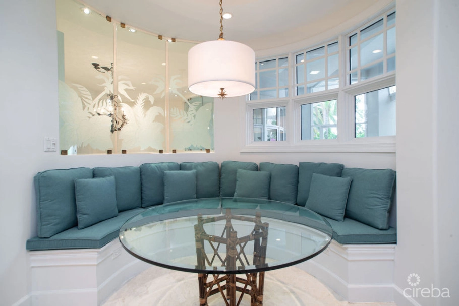 Must See Britannia Kings Court Totally Renovated Townhome.