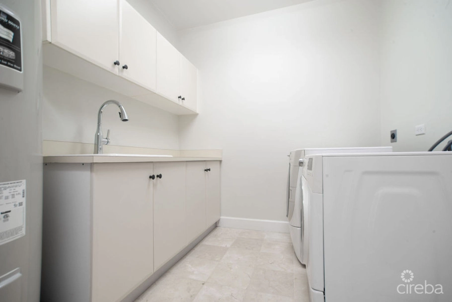 Must See Britannia Kings Court Totally Renovated Townhome.