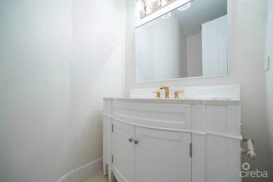 Must See Britannia Kings Court Totally Renovated Townhome.