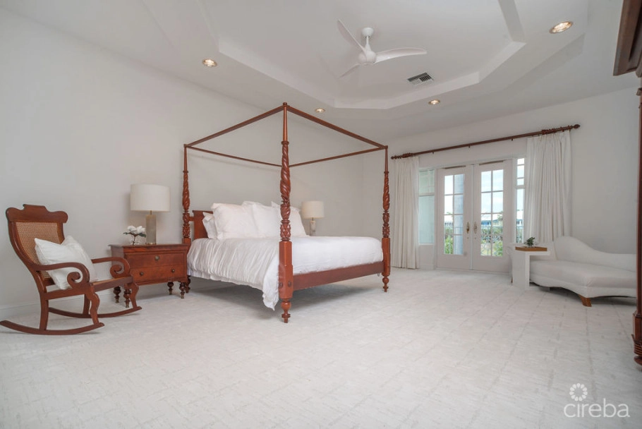 Must See Britannia Kings Court Totally Renovated Townhome.