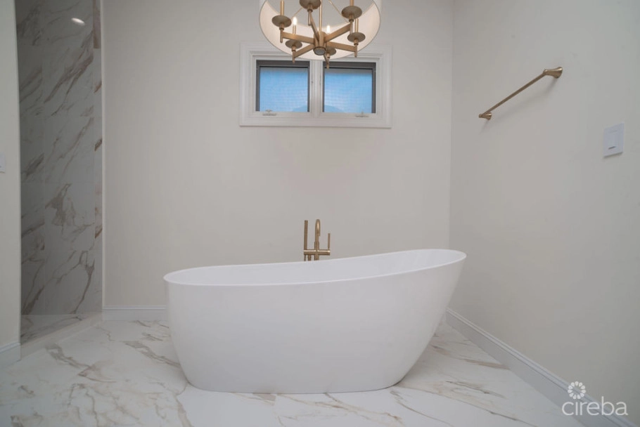 Must See Britannia Kings Court Totally Renovated Townhome.