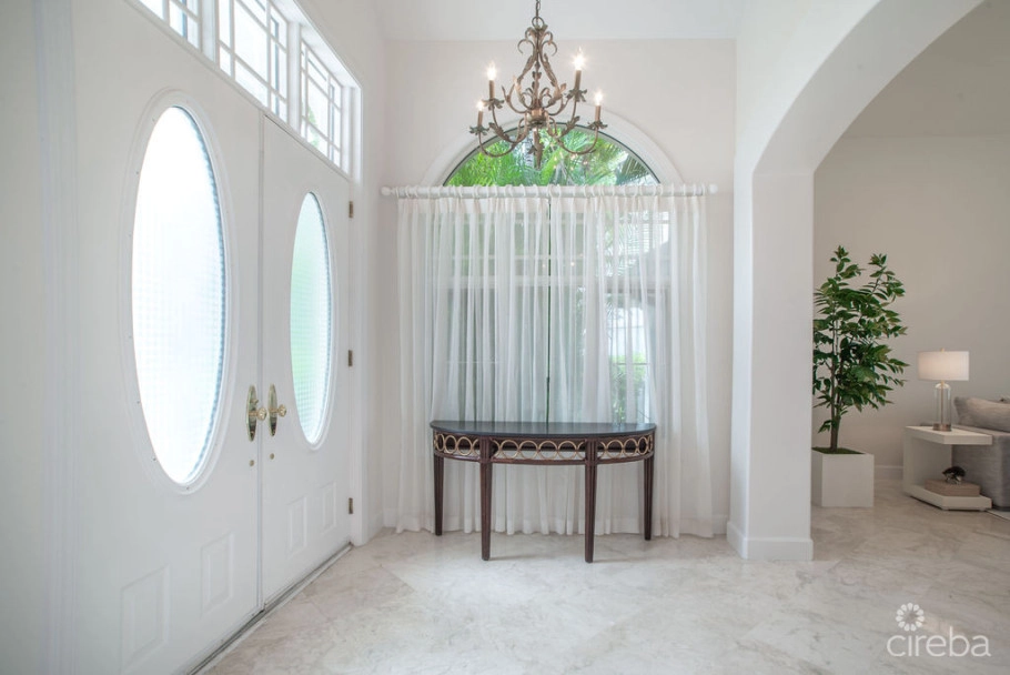 Must See Britannia Kings Court Totally Renovated Townhome.