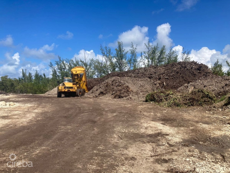 Auburn Bay, Large Canal Front Lot C9