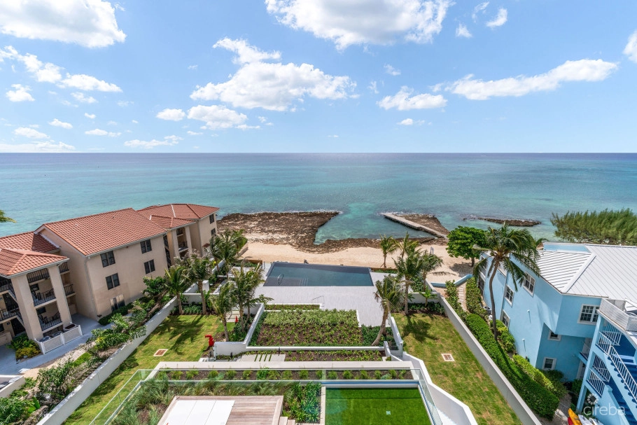 Aqua - Beachfront Residence #5, Seven Mile Beach