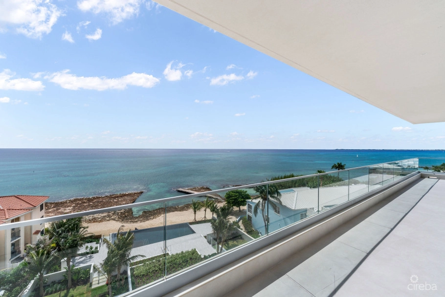 Aqua - Beachfront Residence #5, Seven Mile Beach