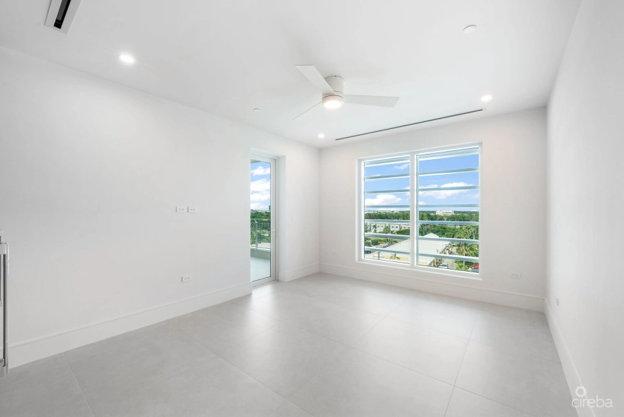 Aqua - Beachfront Residence #5, Seven Mile Beach