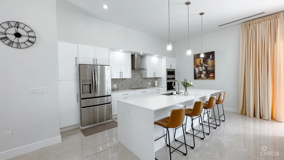 Tarpon Circle 4 Bed Family Home