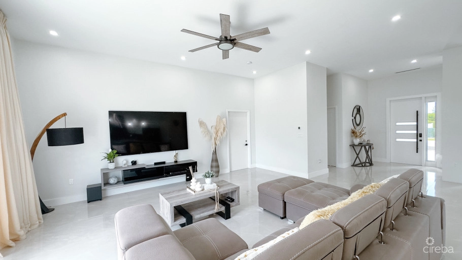 Tarpon Circle 4 Bed Family Home
