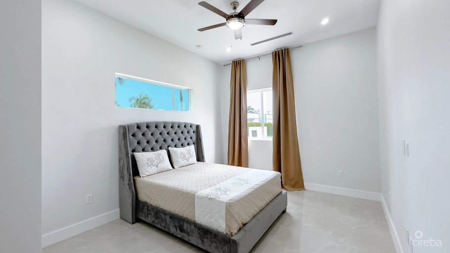 Tarpon Circle 4 Bed Family Home