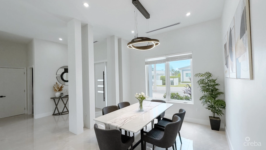 Tarpon Circle 4 Bed Family Home