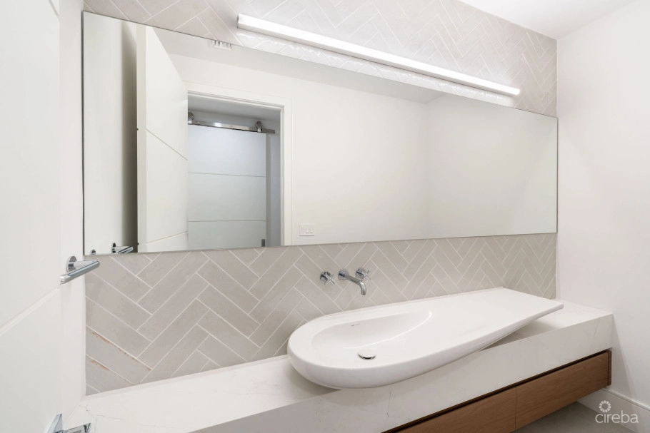 Aqua 1 - Luxury Condo On Seven Mile Beach