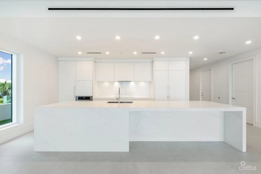 Aqua 1 - Luxury Condo On Seven Mile Beach