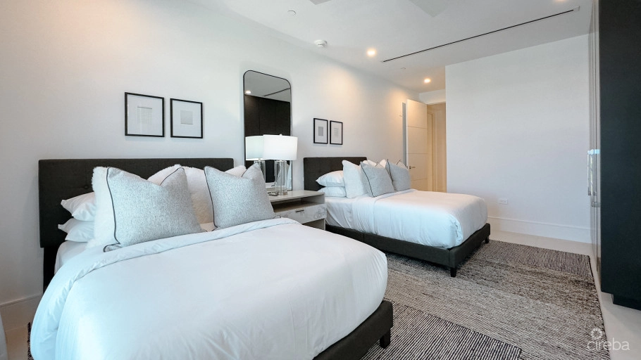 Aqua Residence 7 - Luxury Seven Mile Beach Condo (fully Furnished)