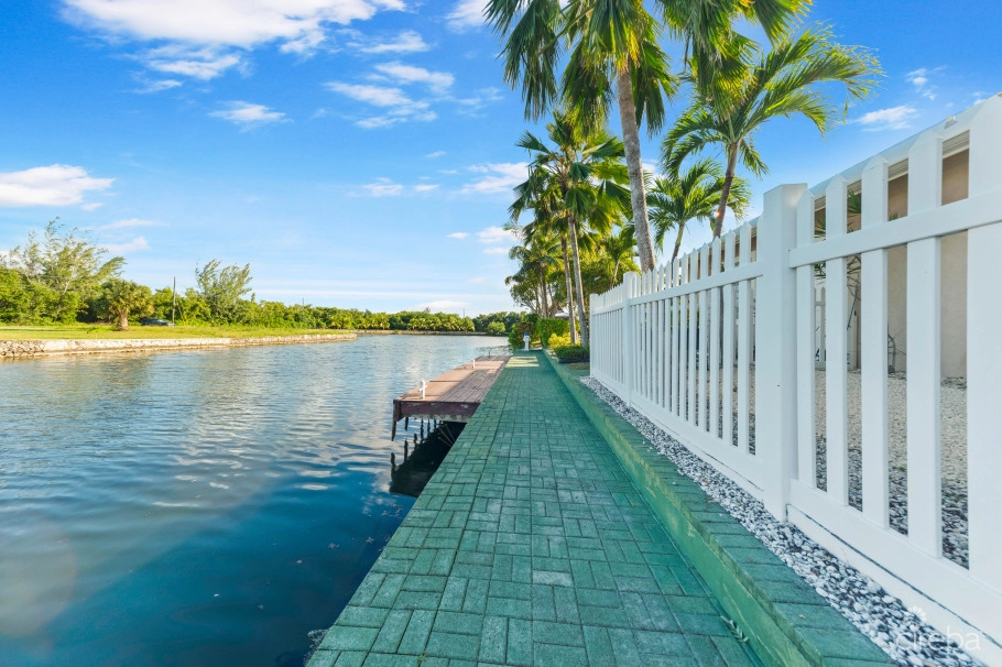 Timeless Palm Island Circle Estate