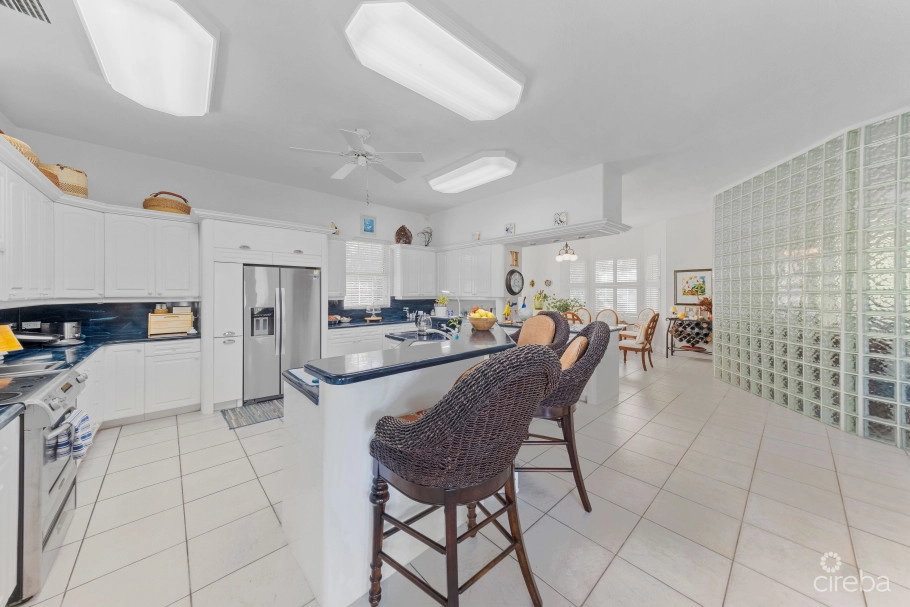 Timeless Palm Island Circle Estate
